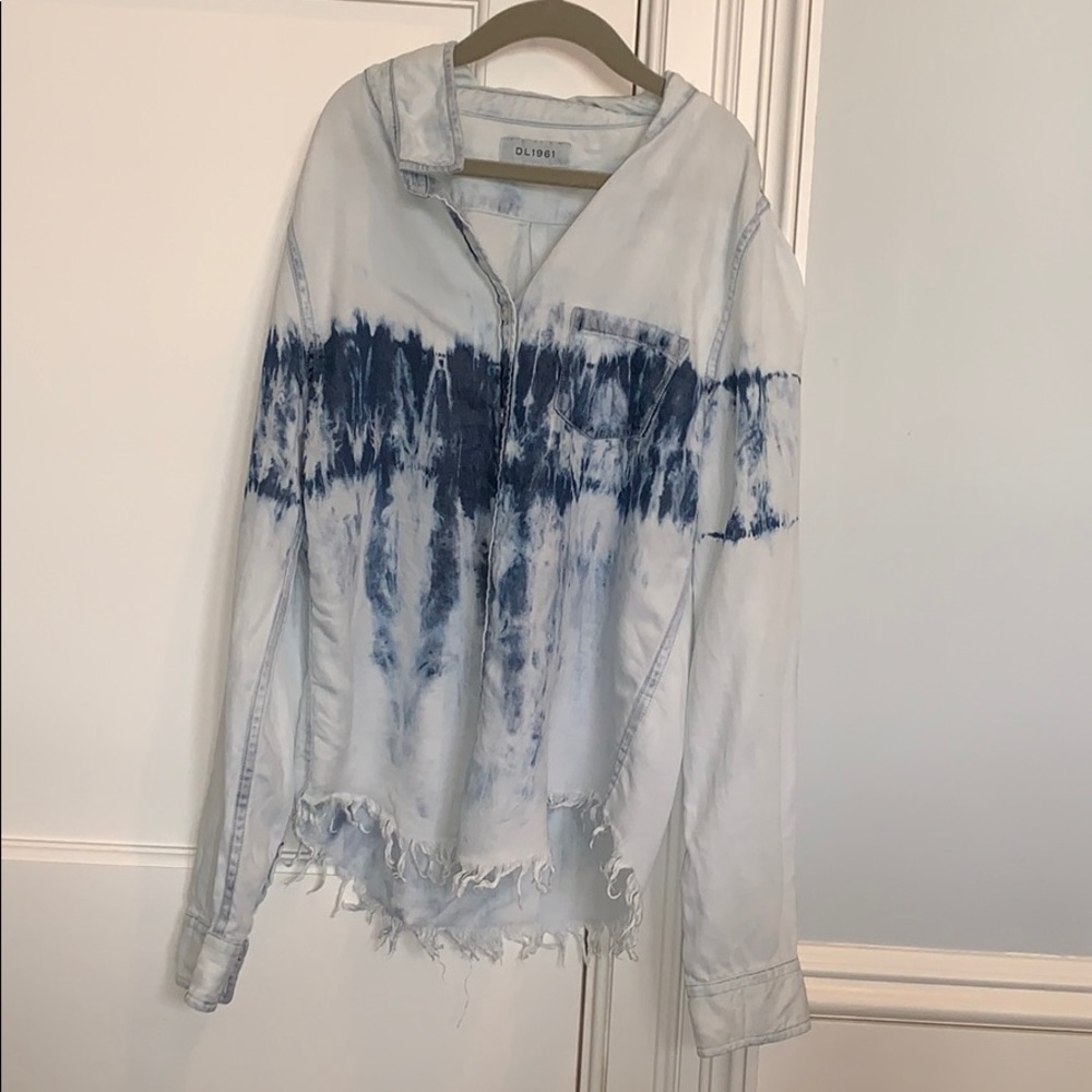 DL1961 button up